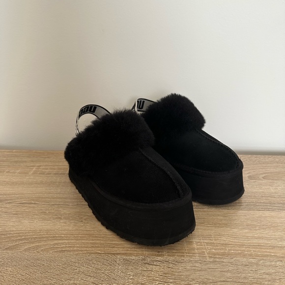 Ugg Funkette Platform Slippers, Black Size 8, Used GREAT condition! - Picture 3 of 6